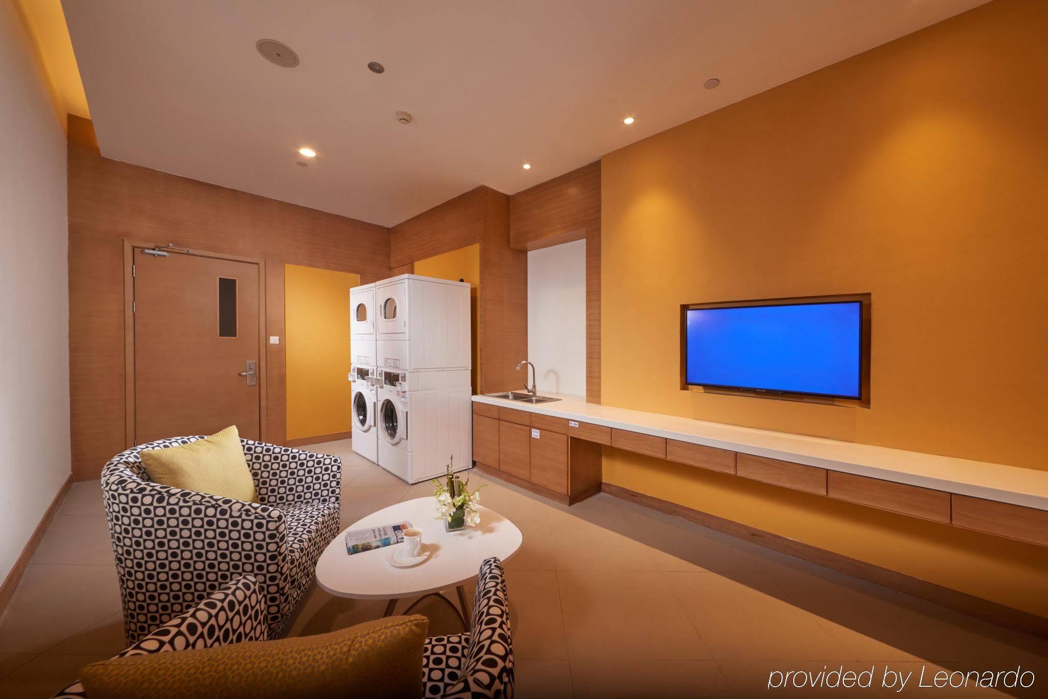 Holiday Inn Express Chengdu Huanhuaxi By Ihg-Near Jinsha Site Musem,Near Wuhou Temple Museum,Welcome Drinks,Free Gym,Free Self-Service Laundry Exterior foto