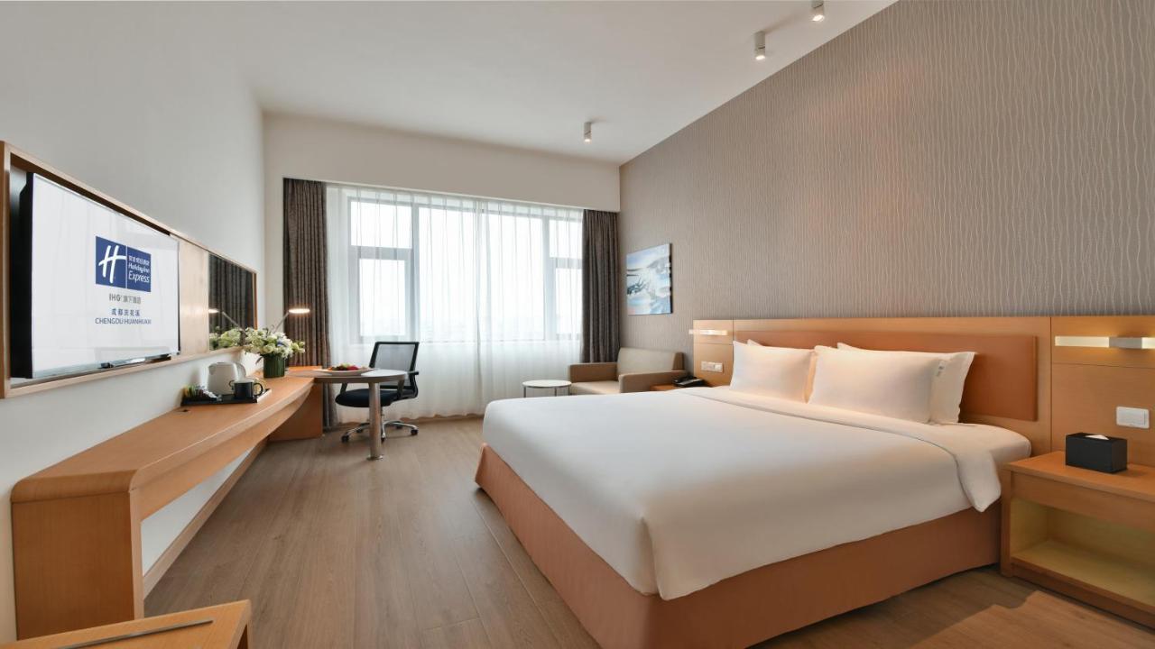 Holiday Inn Express Chengdu Huanhuaxi By Ihg-Near Jinsha Site Musem,Near Wuhou Temple Museum,Welcome Drinks,Free Gym,Free Self-Service Laundry Exterior foto