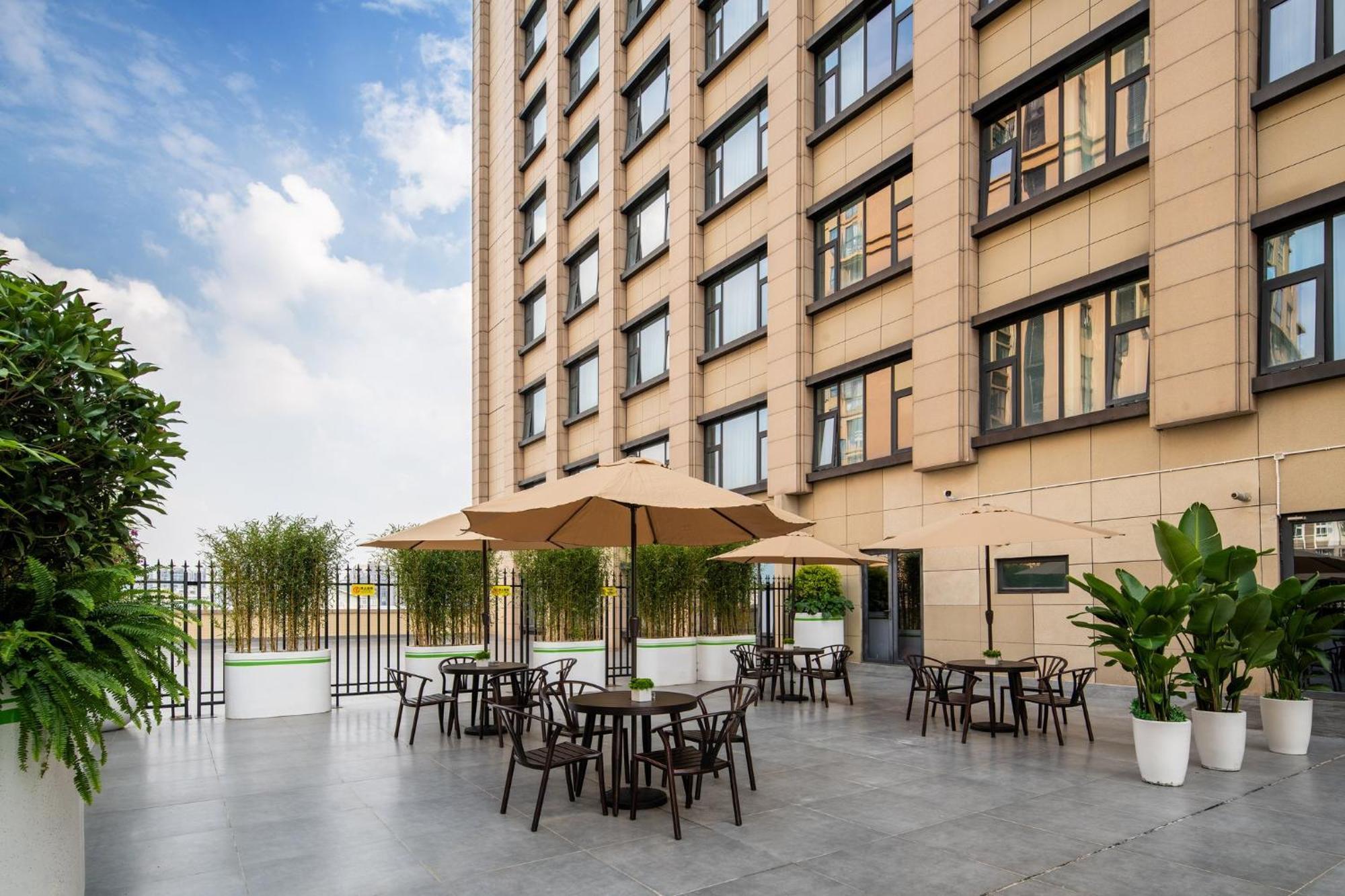 Holiday Inn Express Chengdu Huanhuaxi By Ihg-Near Jinsha Site Musem,Near Wuhou Temple Museum,Welcome Drinks,Free Gym,Free Self-Service Laundry Exterior foto